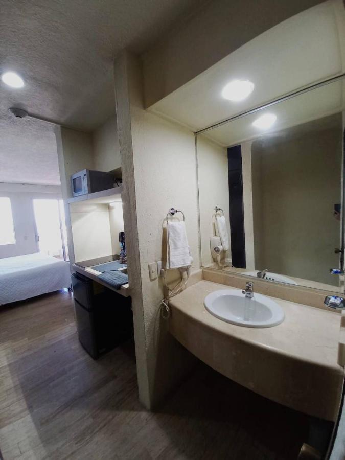 In Guest - 502 Inside