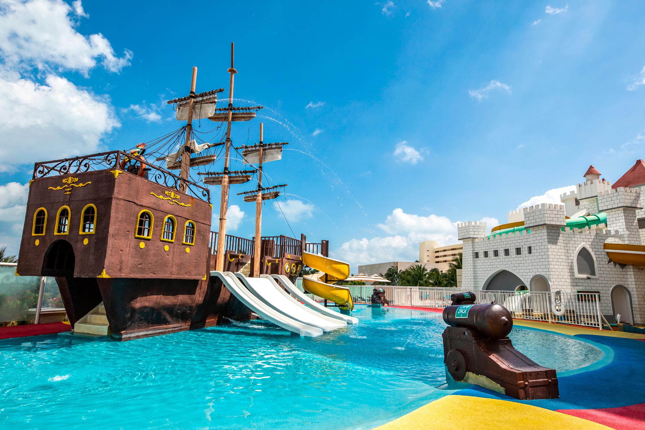 Wyndham Alltra 4* Cancún
