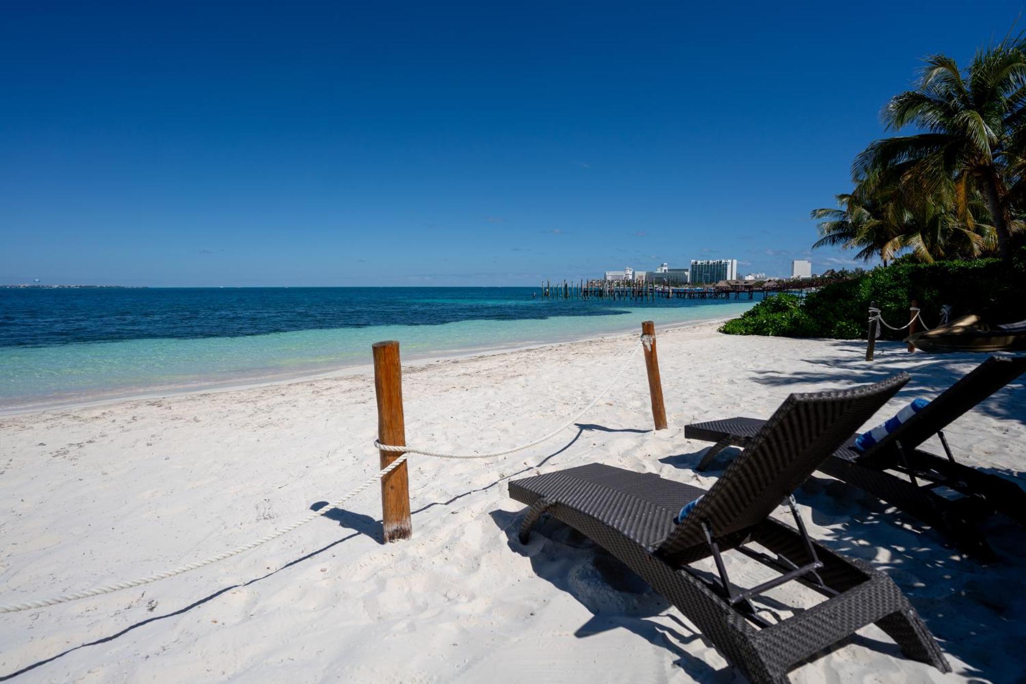Villa Unique 5br Beachfront W/ Private Pool! Cancún