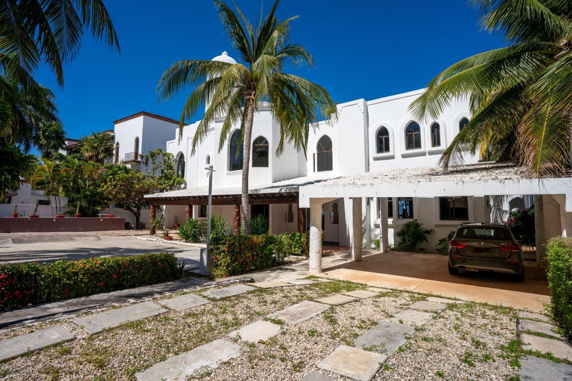 Villa Unique 5br Beachfront W/ Private Pool! Cancún