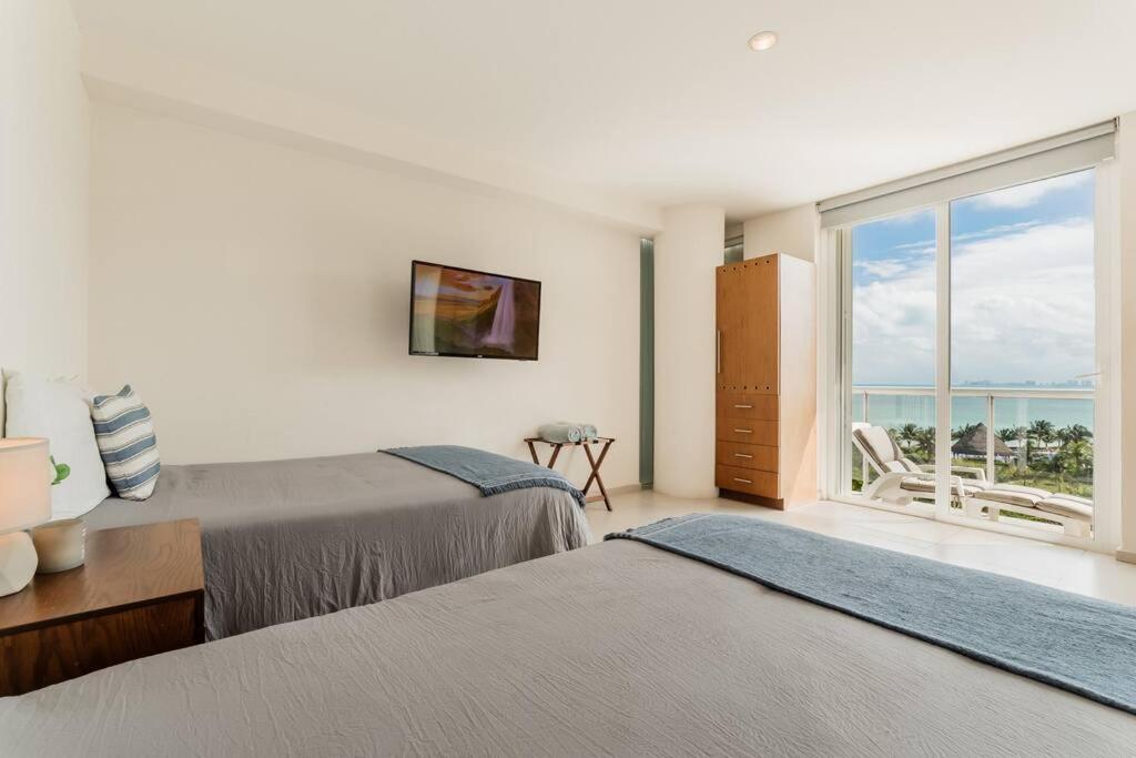 *ocean Beachfront 4 Bdr With Pool By Casa Paraiso* *