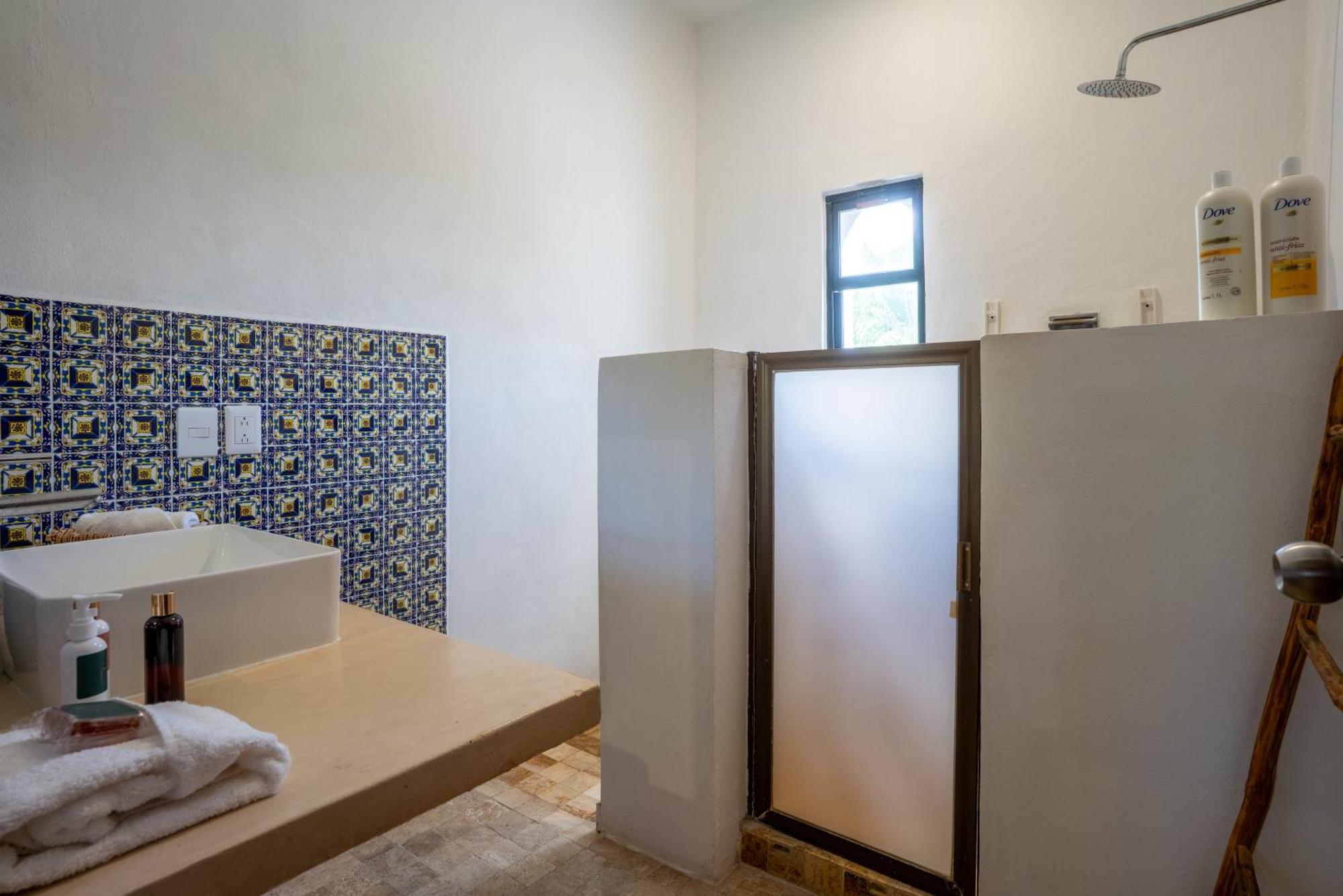 Unique 5br Beachfront W/ Private Pool! * Cancún