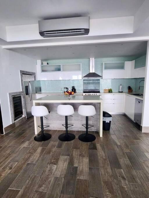 •amazing Beachfront Condo• Apartment