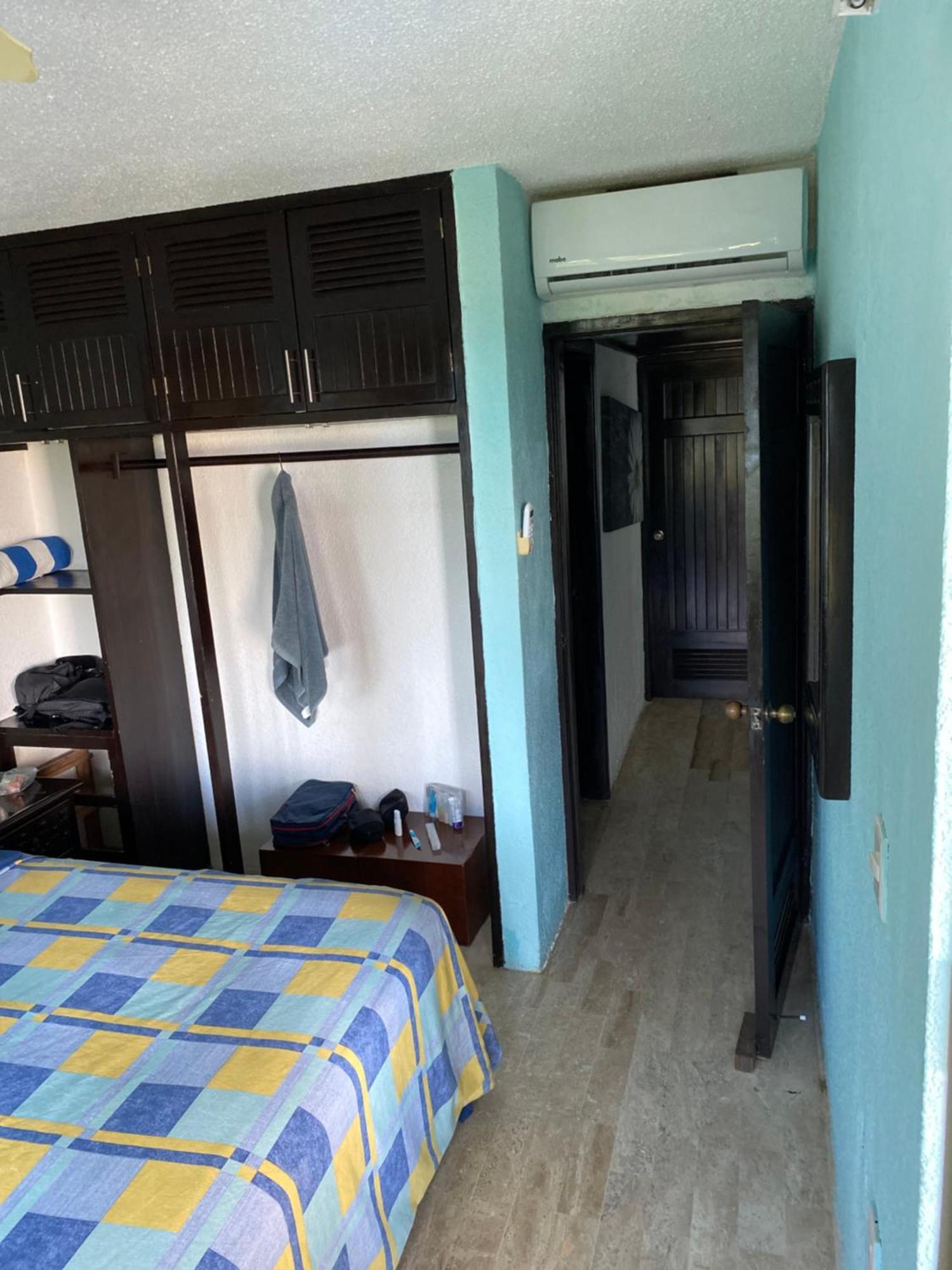 Front Private With Shared Bathroom Cancún