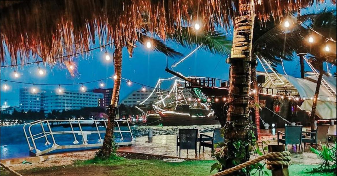 Front Private With Shared Bathroom Cancún