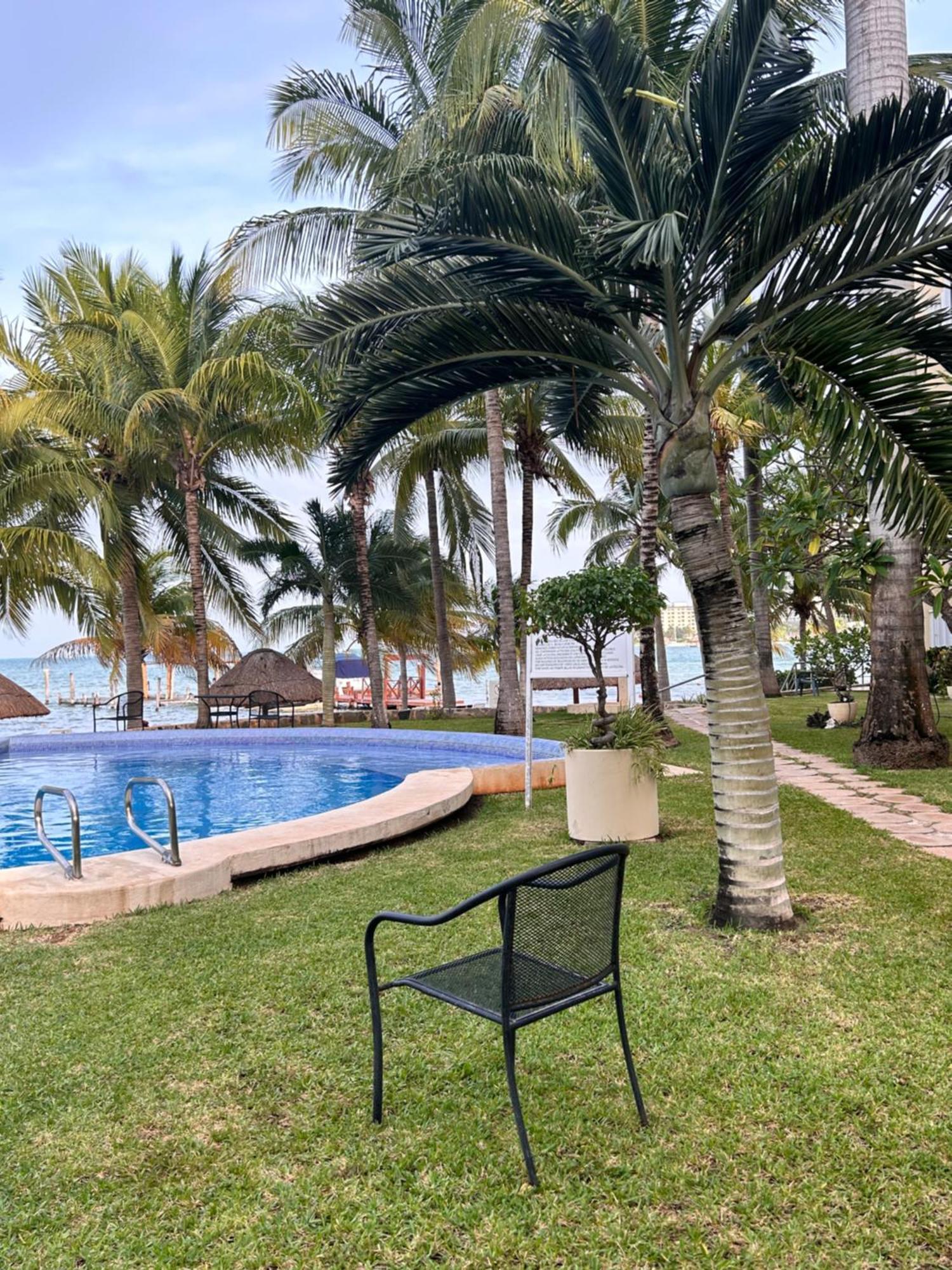 Front Private With Shared Bathroom * Cancún