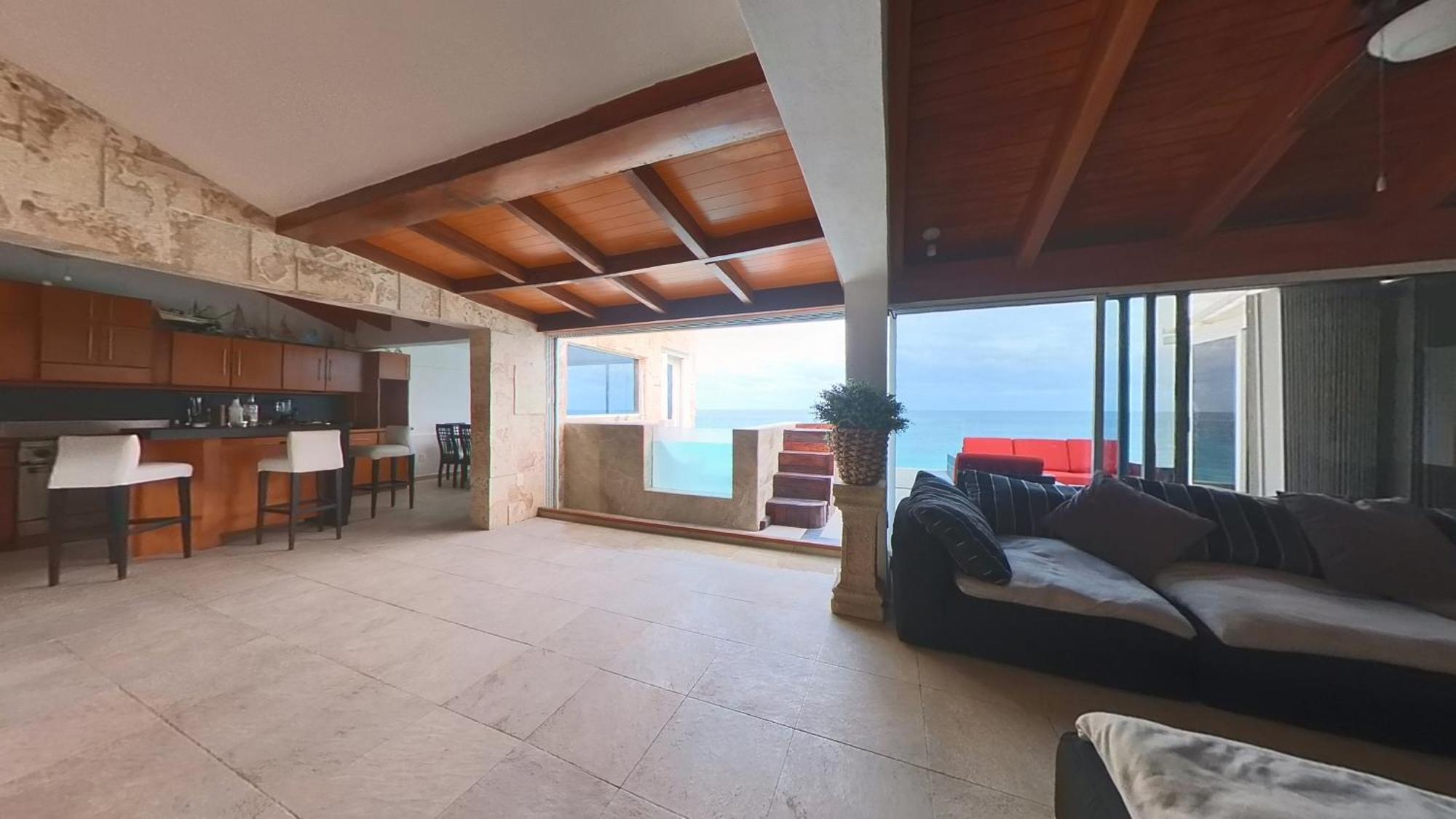 Penthouse Plaza Sv *
