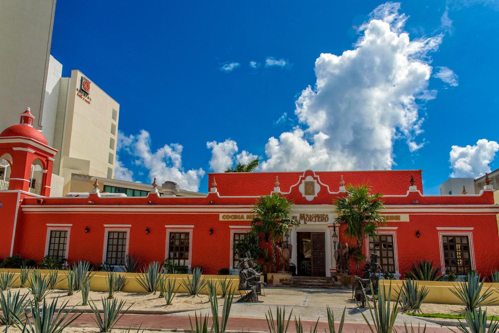 Krystal Resort Cancún