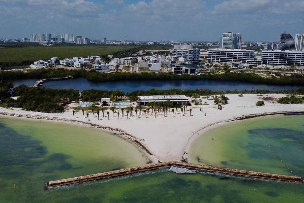 Villa *private Rooftop Pool* 5 Min Walk To Beach 5bdr Cancún