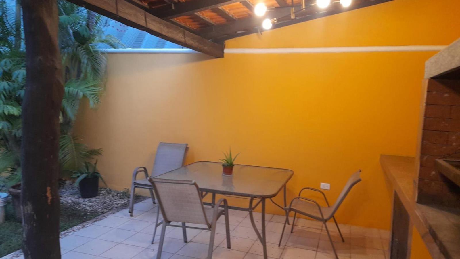 La Maison Bleue Habitación en casa particular