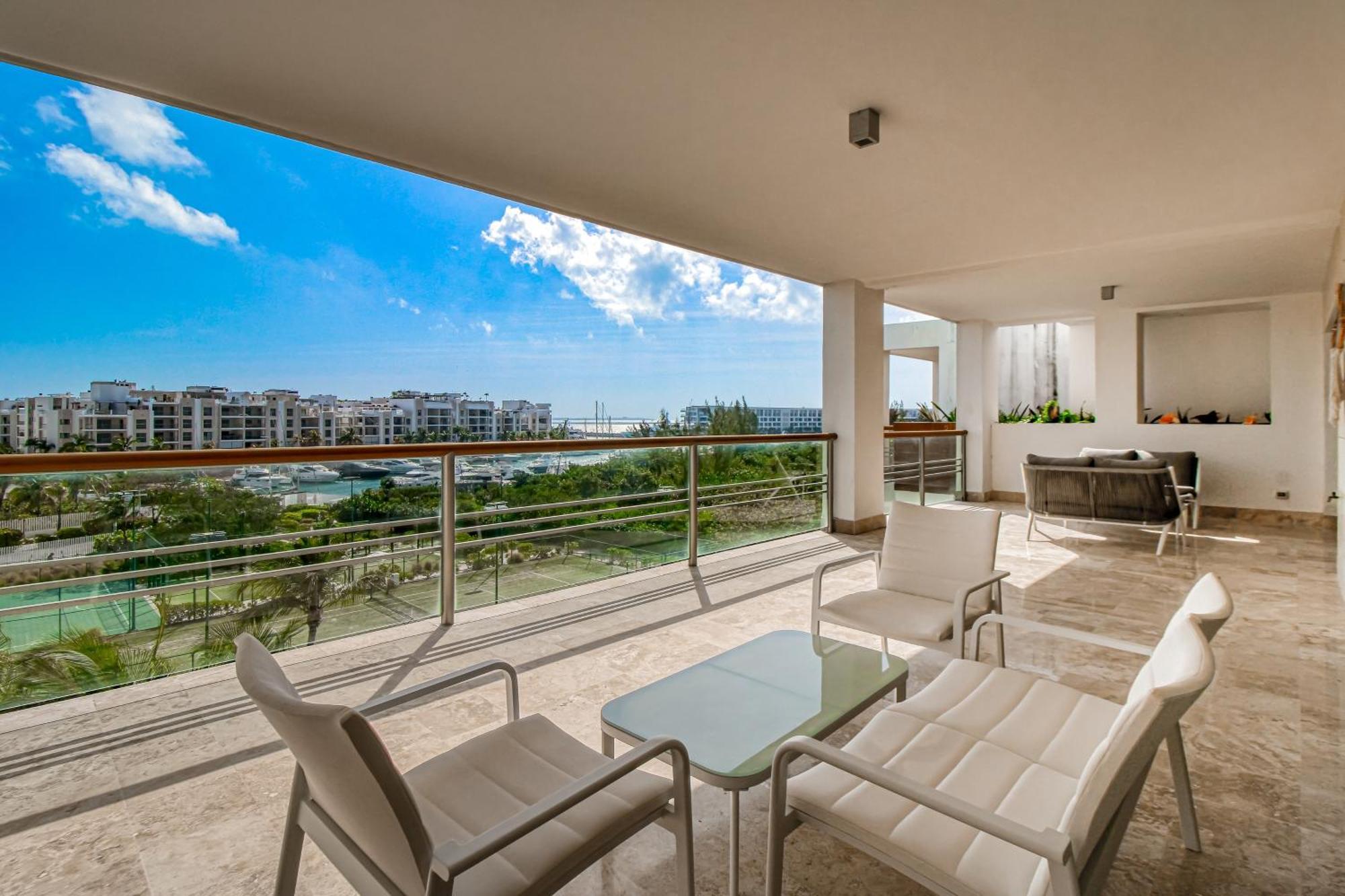 La Amada Ph03 Apartment