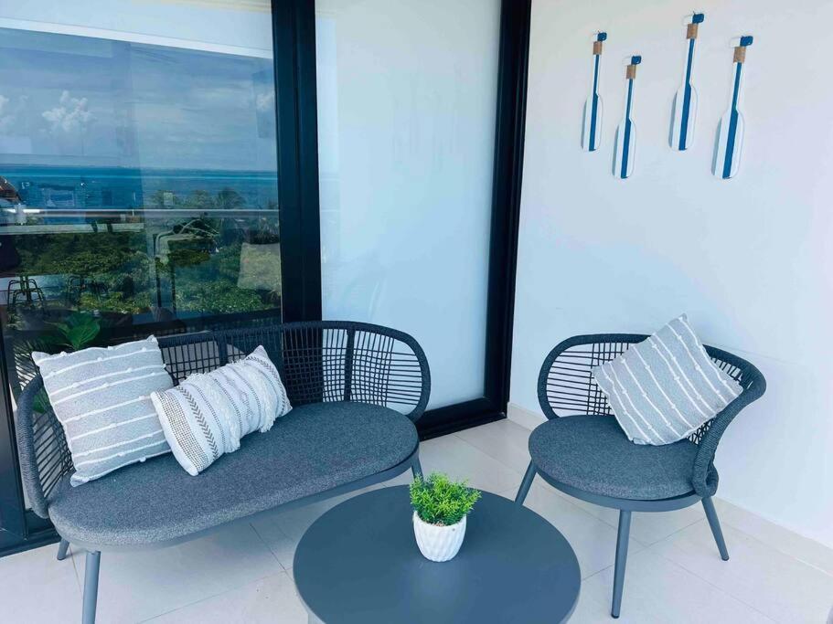 The Loft A Meters From The Beach/pool/wi-fi *