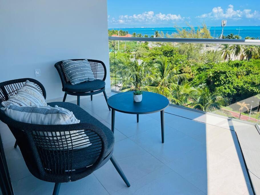 The Loft A Meters From The Beach/pool/wi-fi *