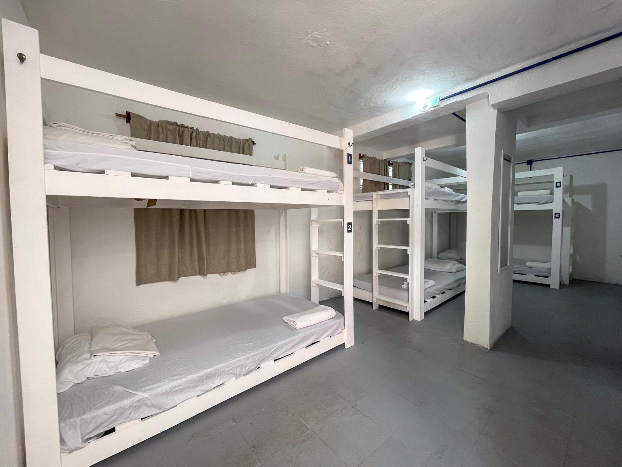 Hostel The Boat House