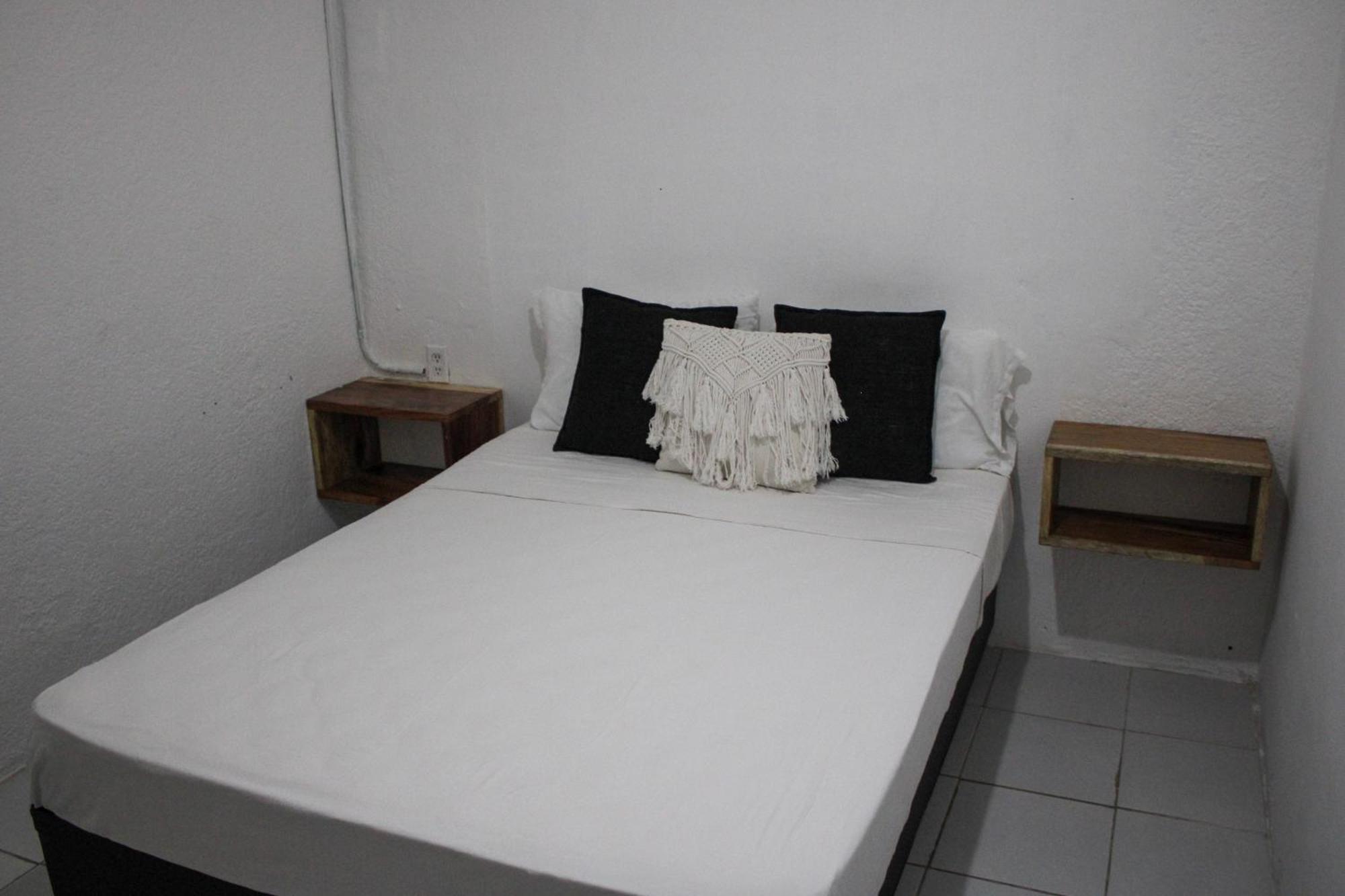 Hostel The Boat House *