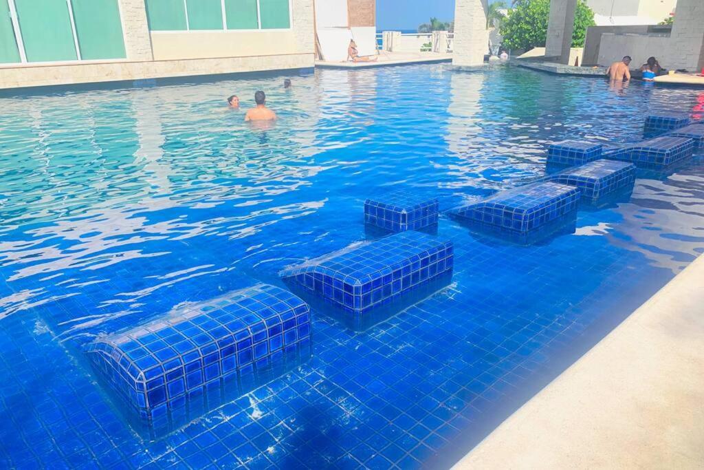 - Steps To And Water Fun Apartamento Cancún
