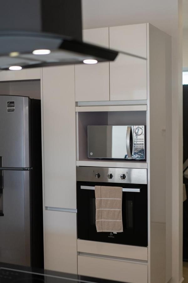 3br Modern House Located In Downtown's Heart