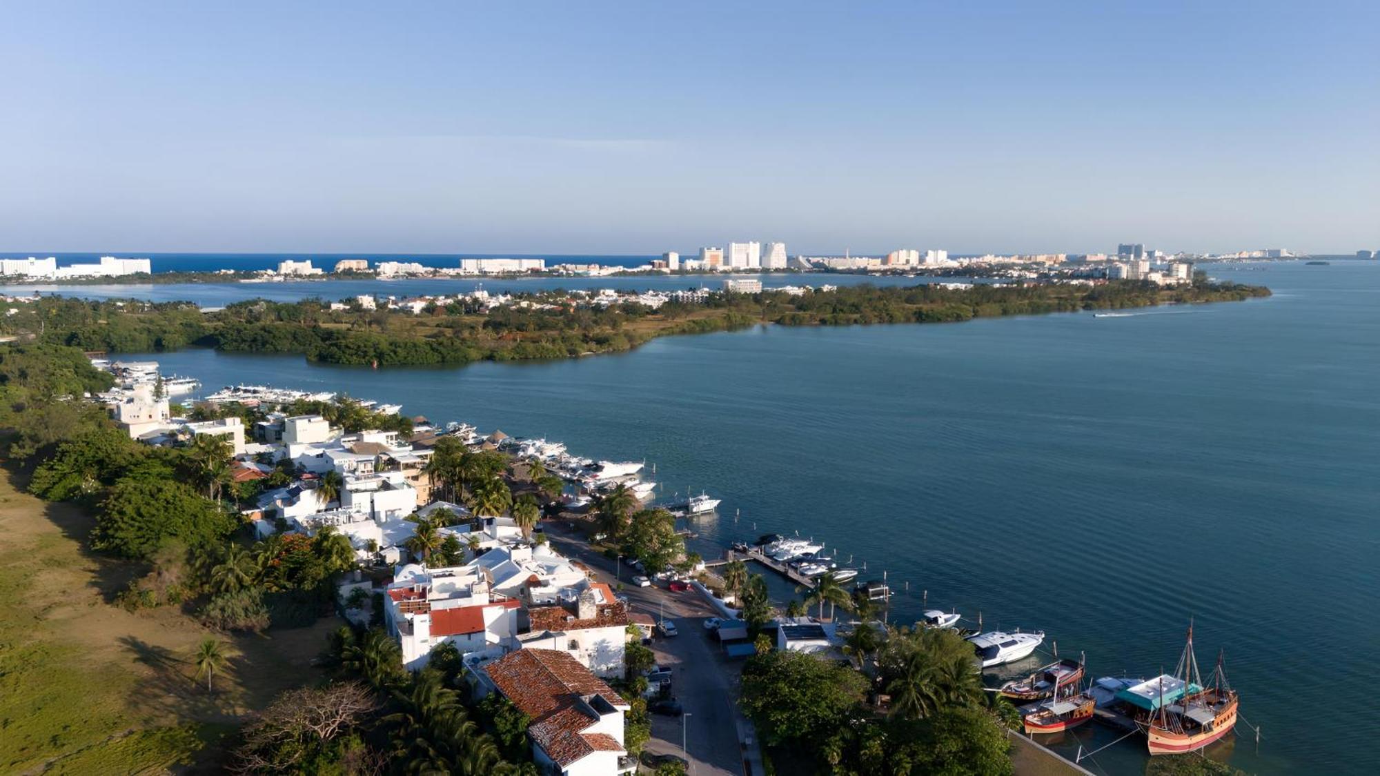 Lagoonfront In Zone * Cancun