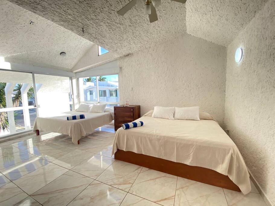 Beachfrontsven Svenjovic At Y Ahoo C Om Villa