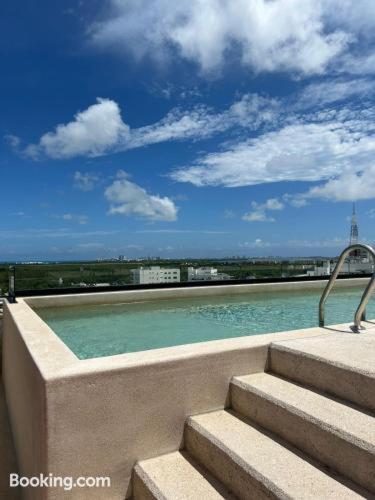 Apartamento New Business Centric Loft With Gym And Pool