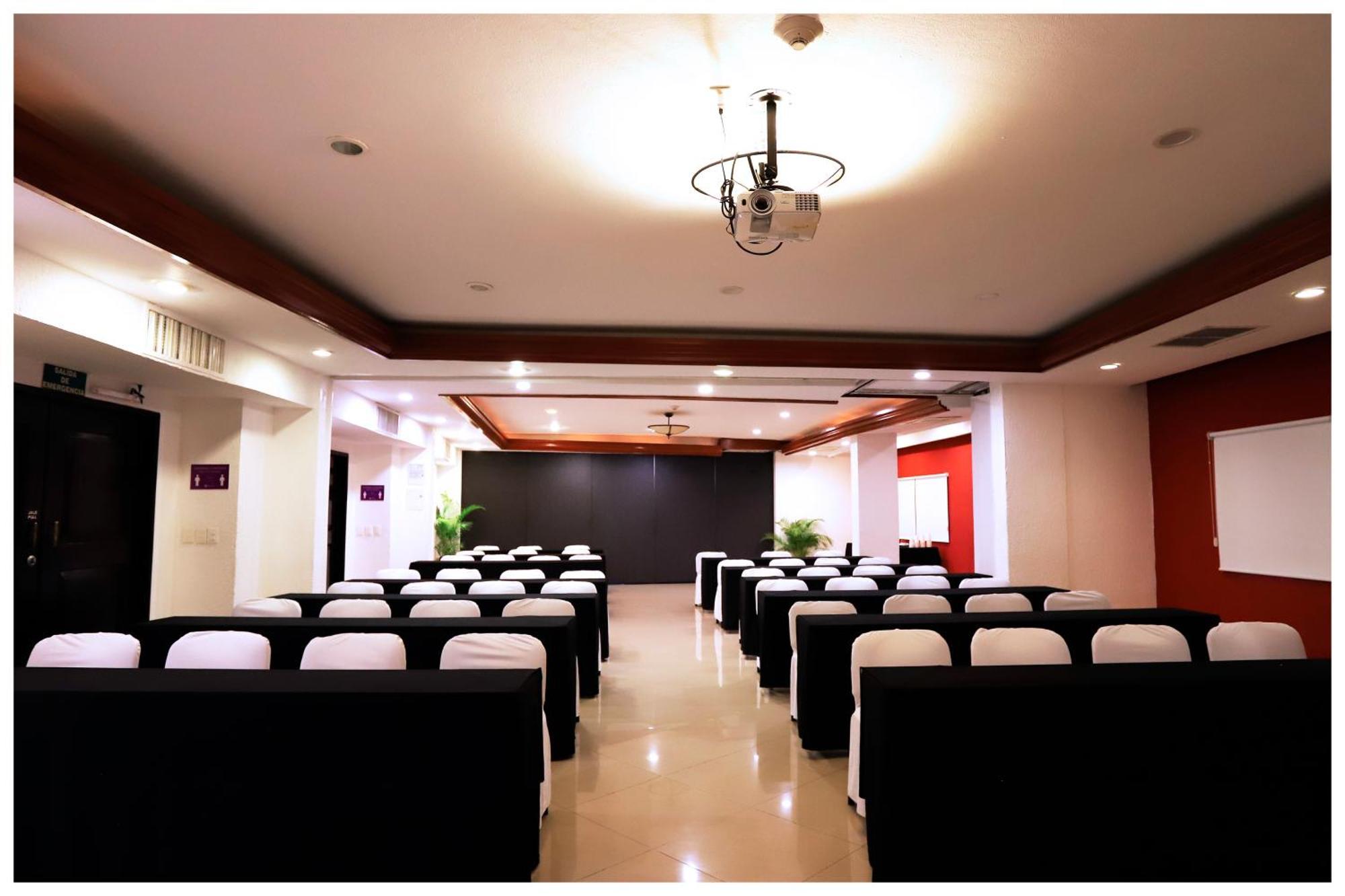 Adhara Hacienda 4*