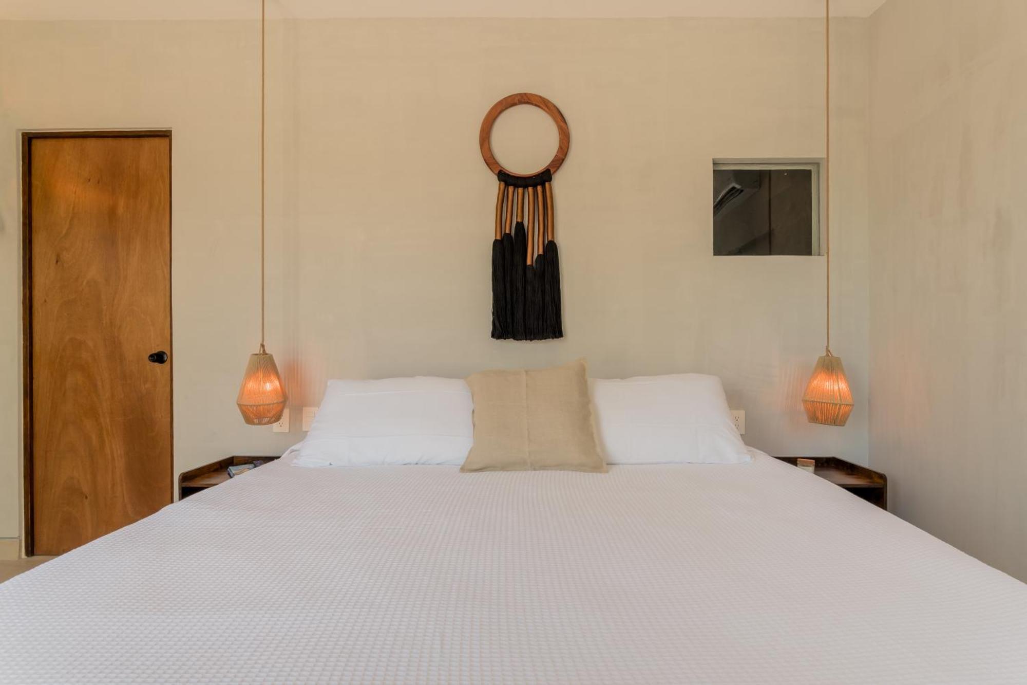 Apartahotel *casa Aluxes- Guesthouse*