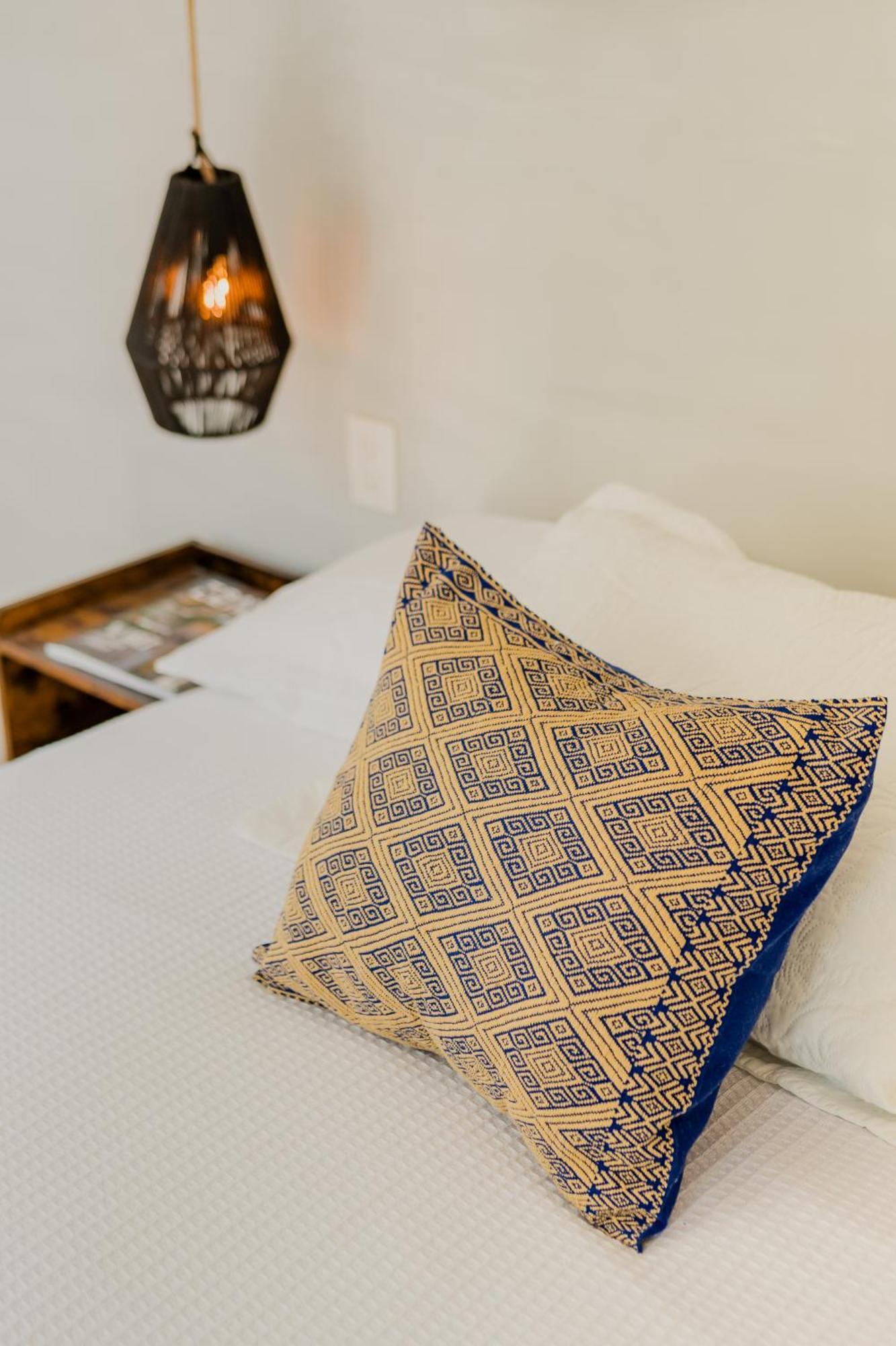 Apartahotel *casa Aluxes- Guesthouse*