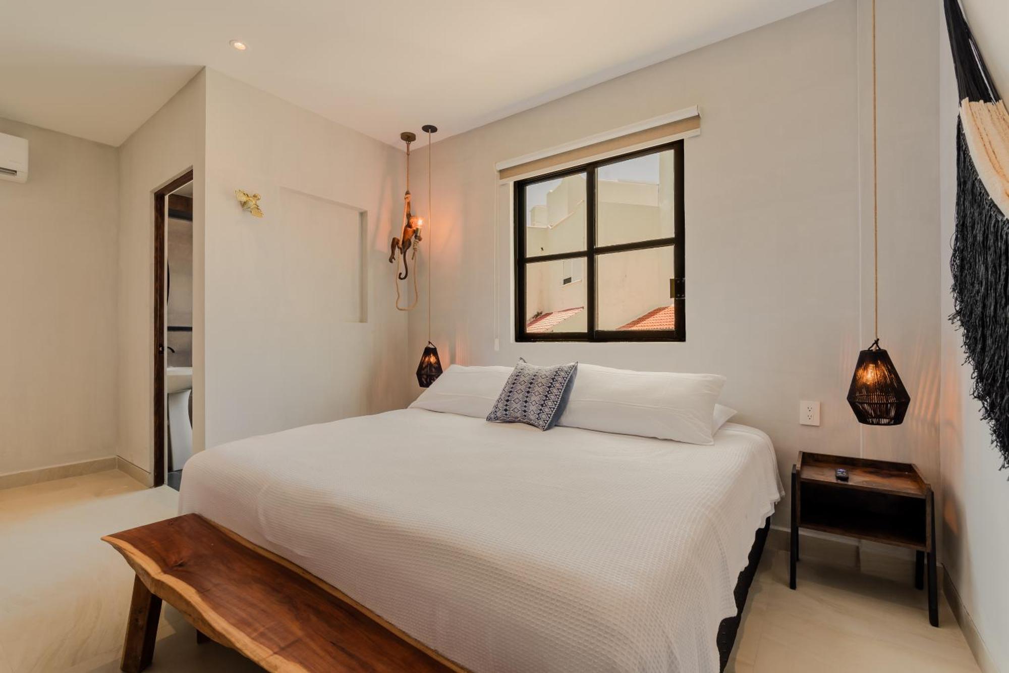Apartahotel *casa Aluxes- Guesthouse*