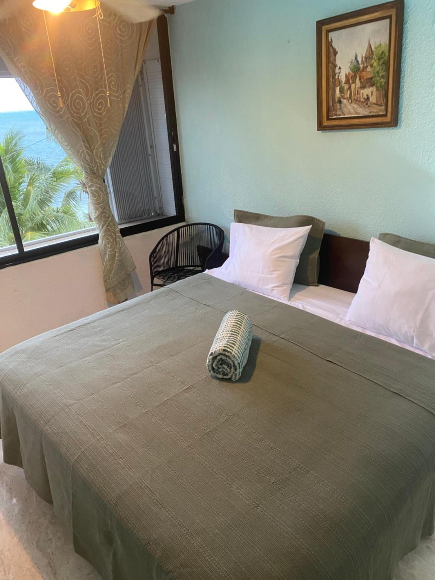 Front Private With Shared Bathroom Apartamento