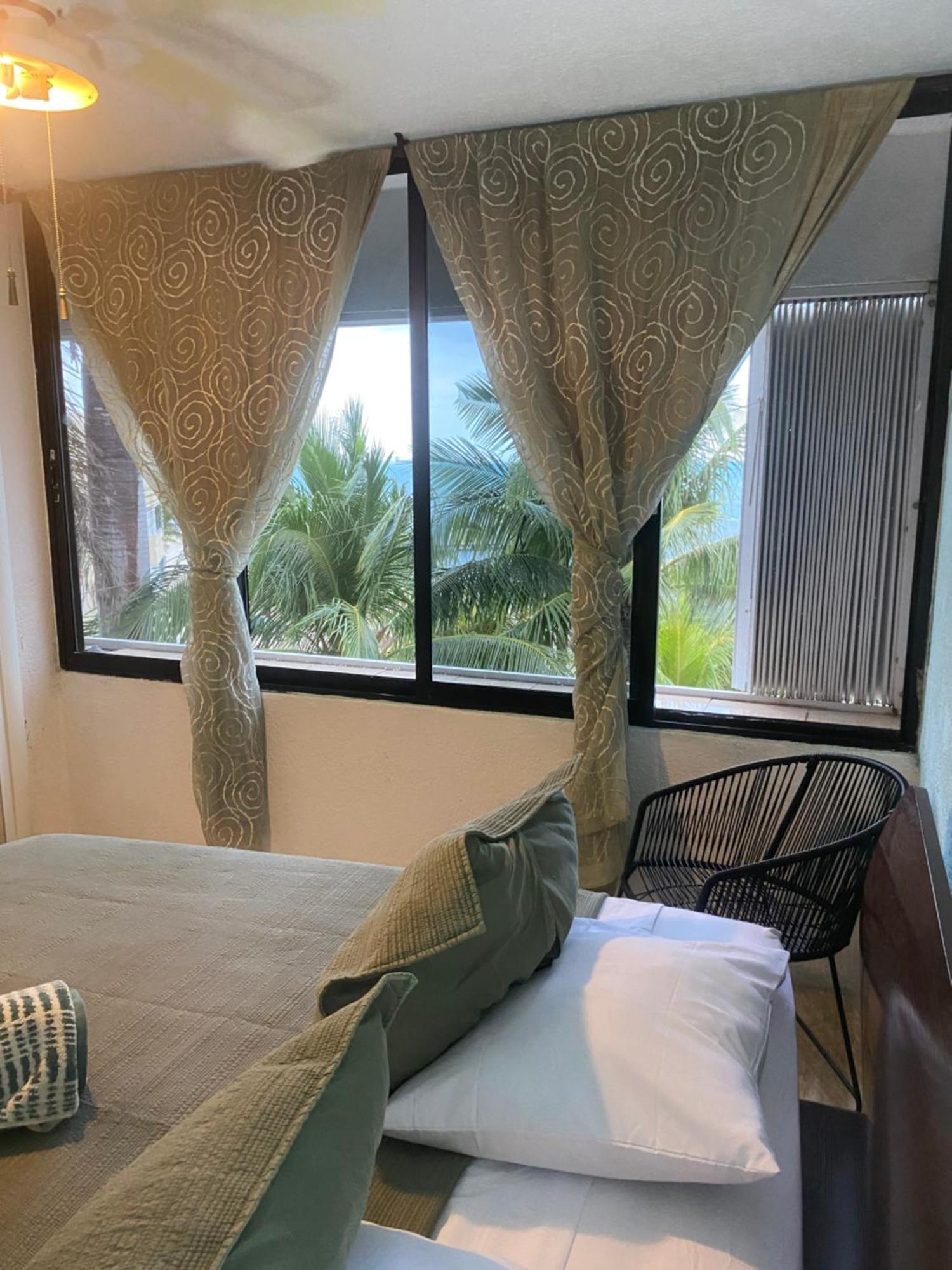Front Private With Shared Bathroom * Cancún