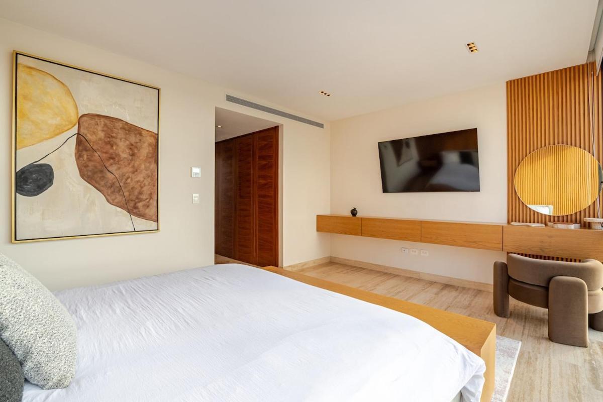 Exclusive Water Front Villa Cancún