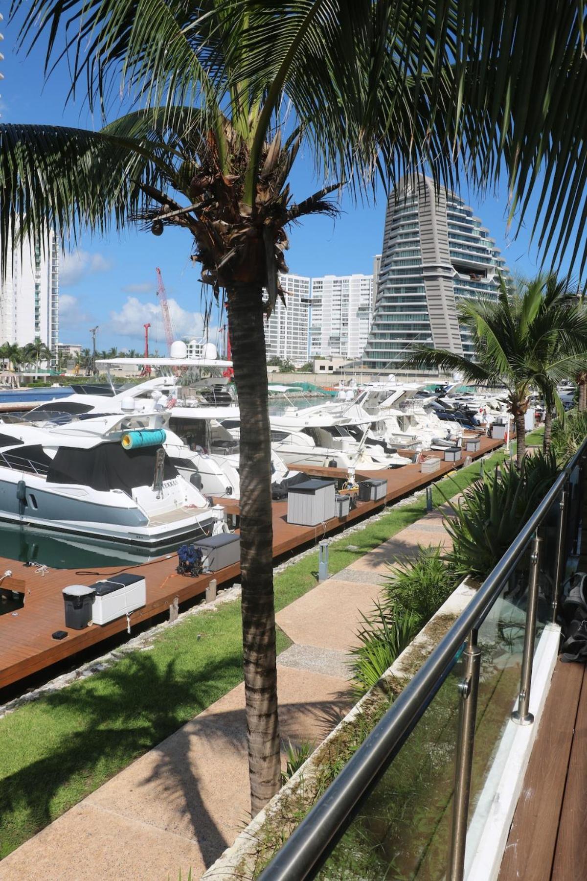 Exclusive Water Front
