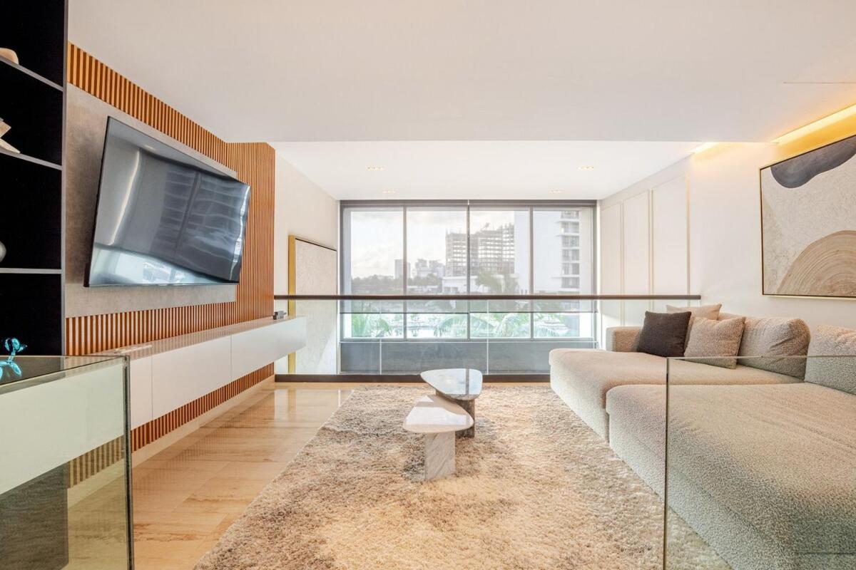 Exclusive Water Front *