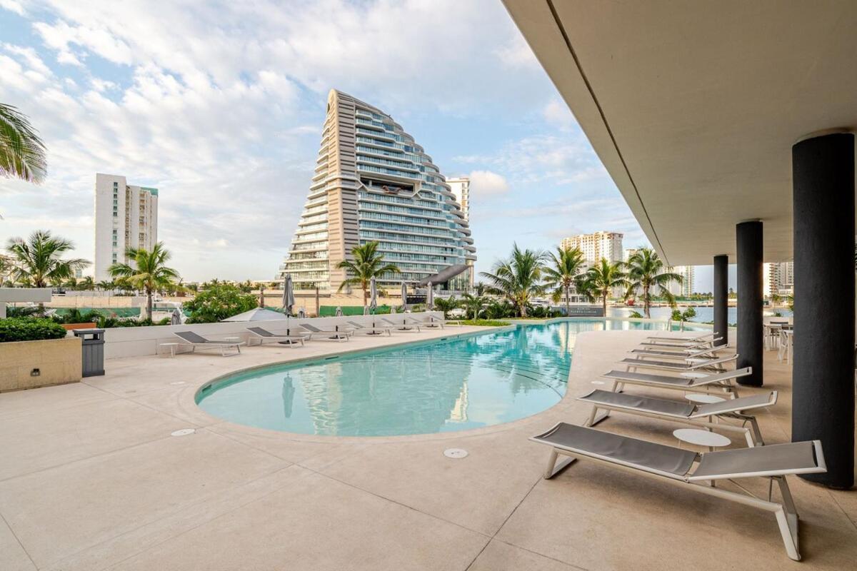 Exclusive Water Front *