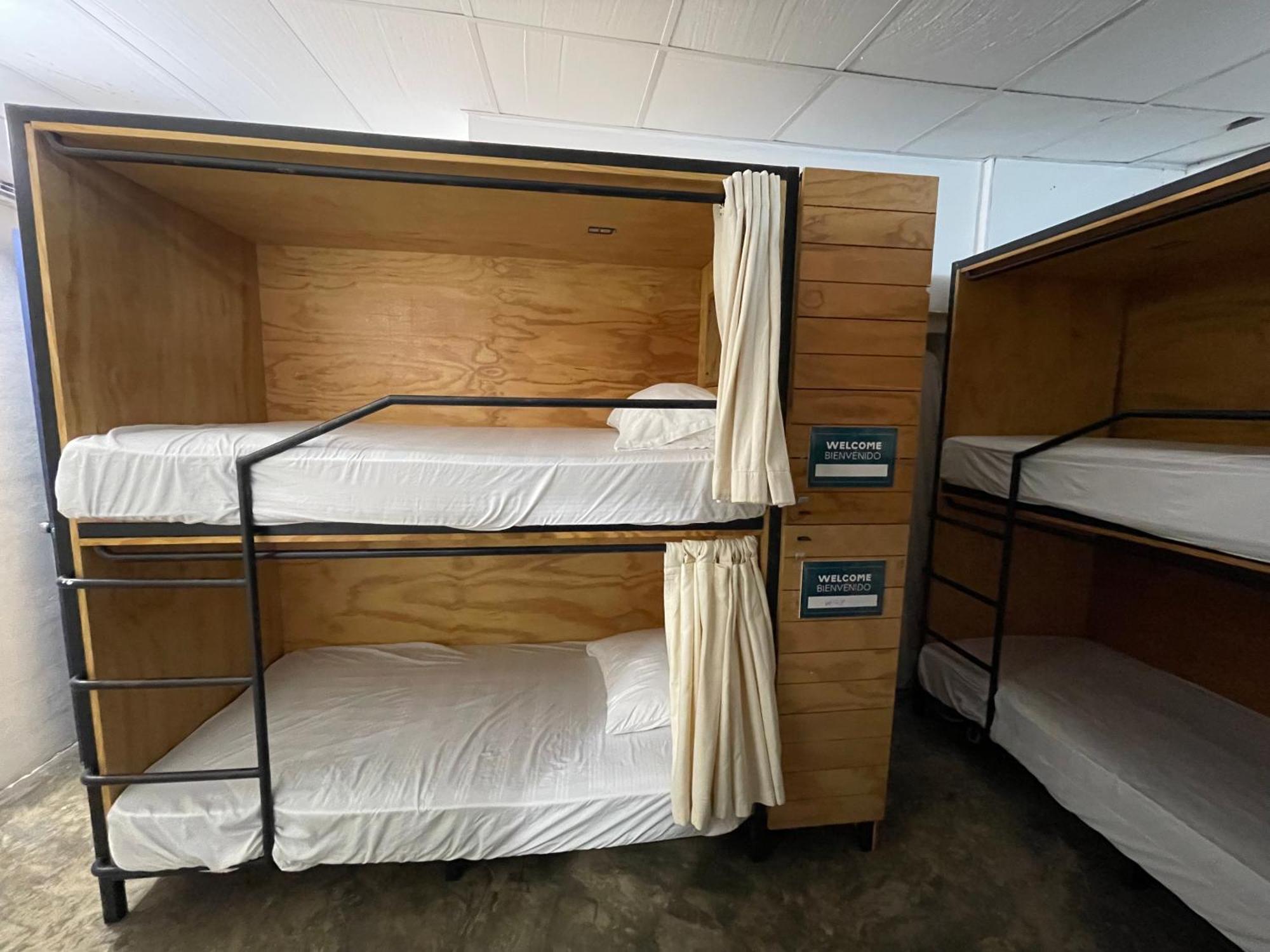 Hostel The Boat House Cancun