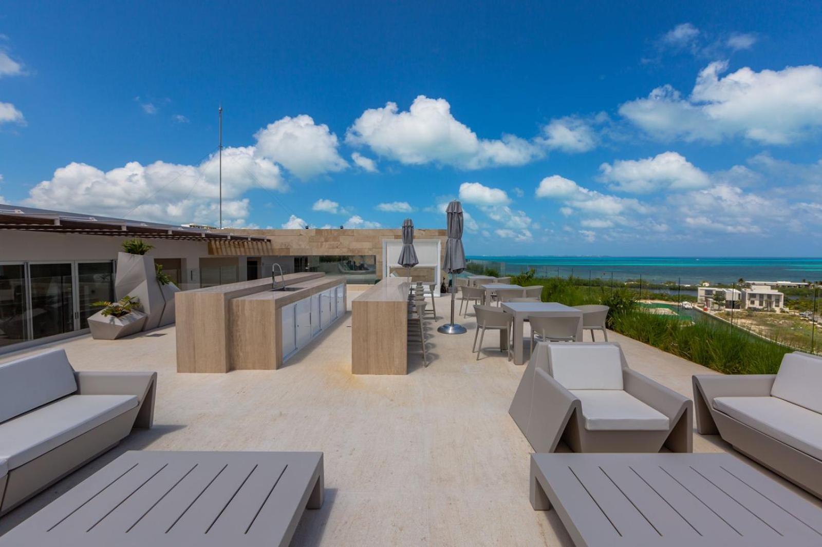 Oceanview 3 Bedroom Condo, Rooftop Pool&jacuzzi, Beach! Apartamento