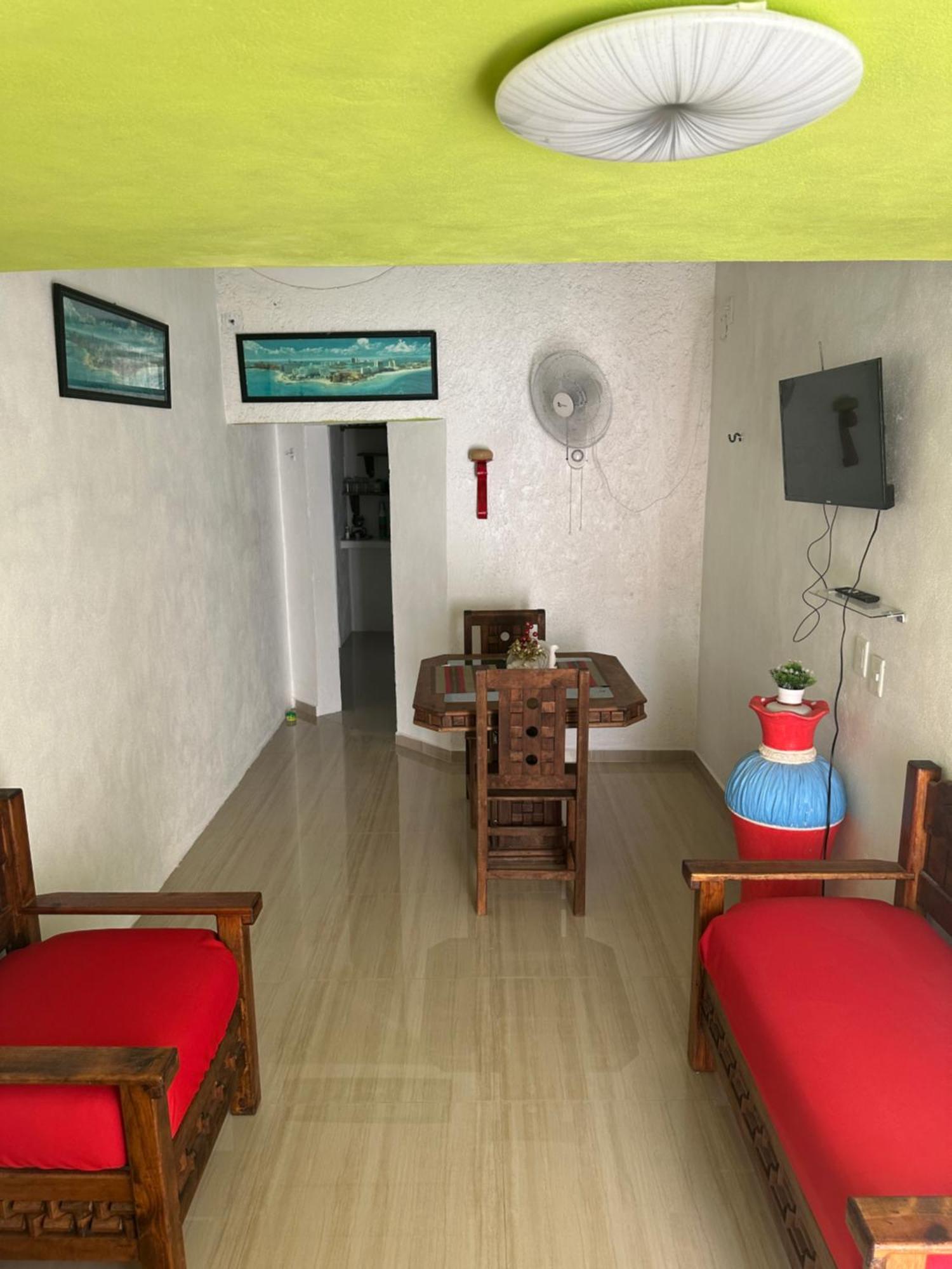 Apartamento Amplio Departamento En El Centro De Cancun, 2 Camas, Hasta 3 Personas, Cocina, Comedor