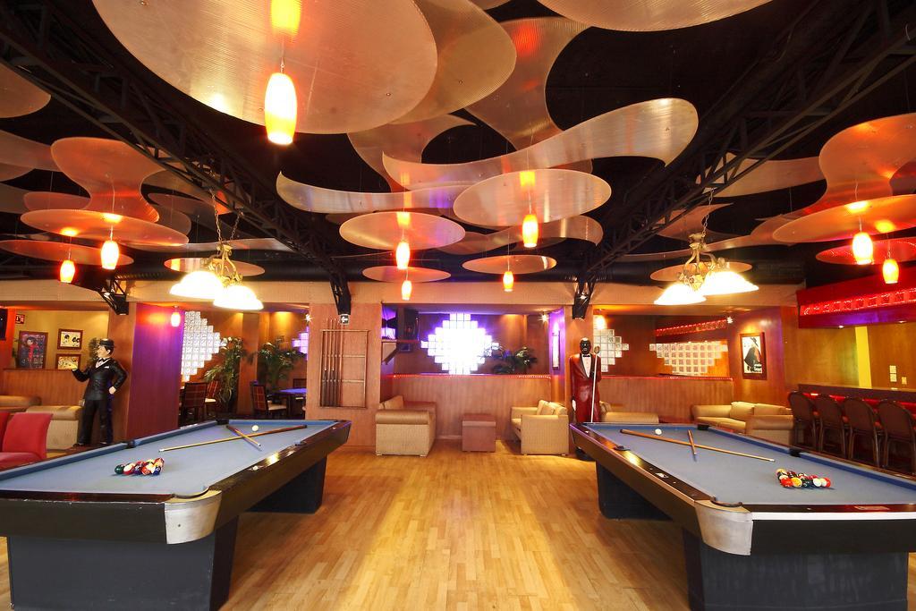Hotel Golden Parnassus