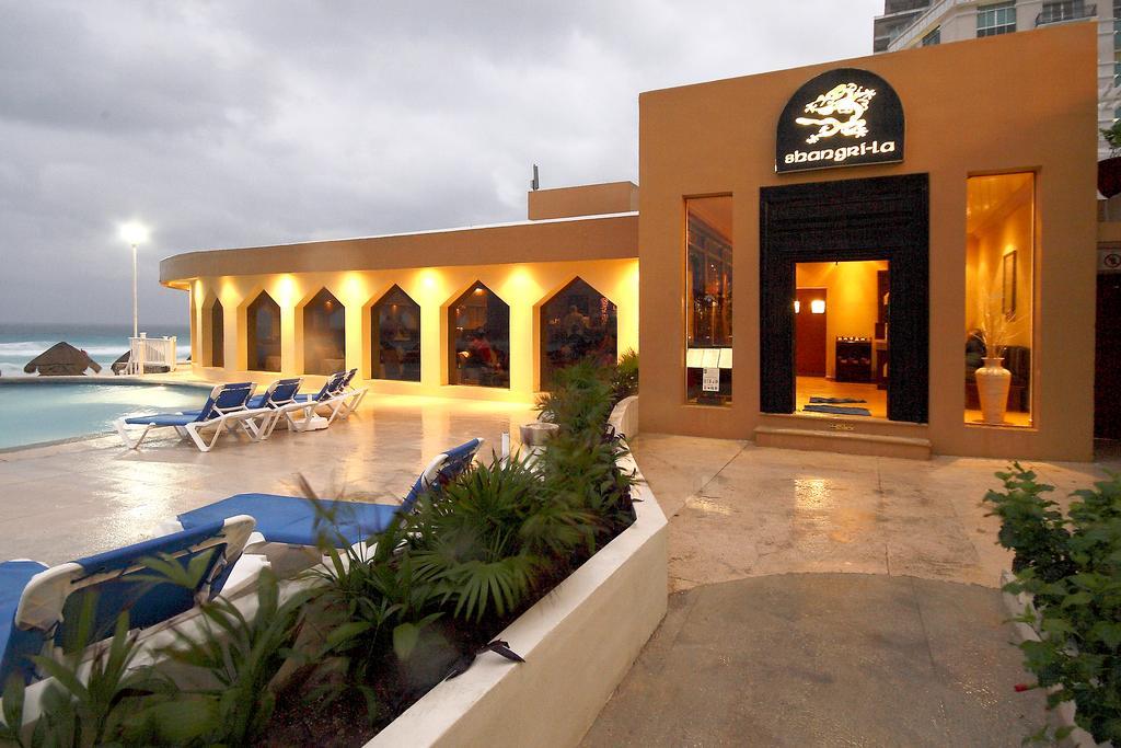 Golden Parnassus Hotel 3*