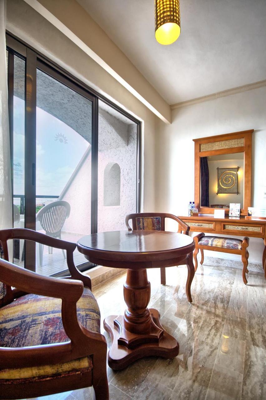 Hotel Golden Parnassus Cancún