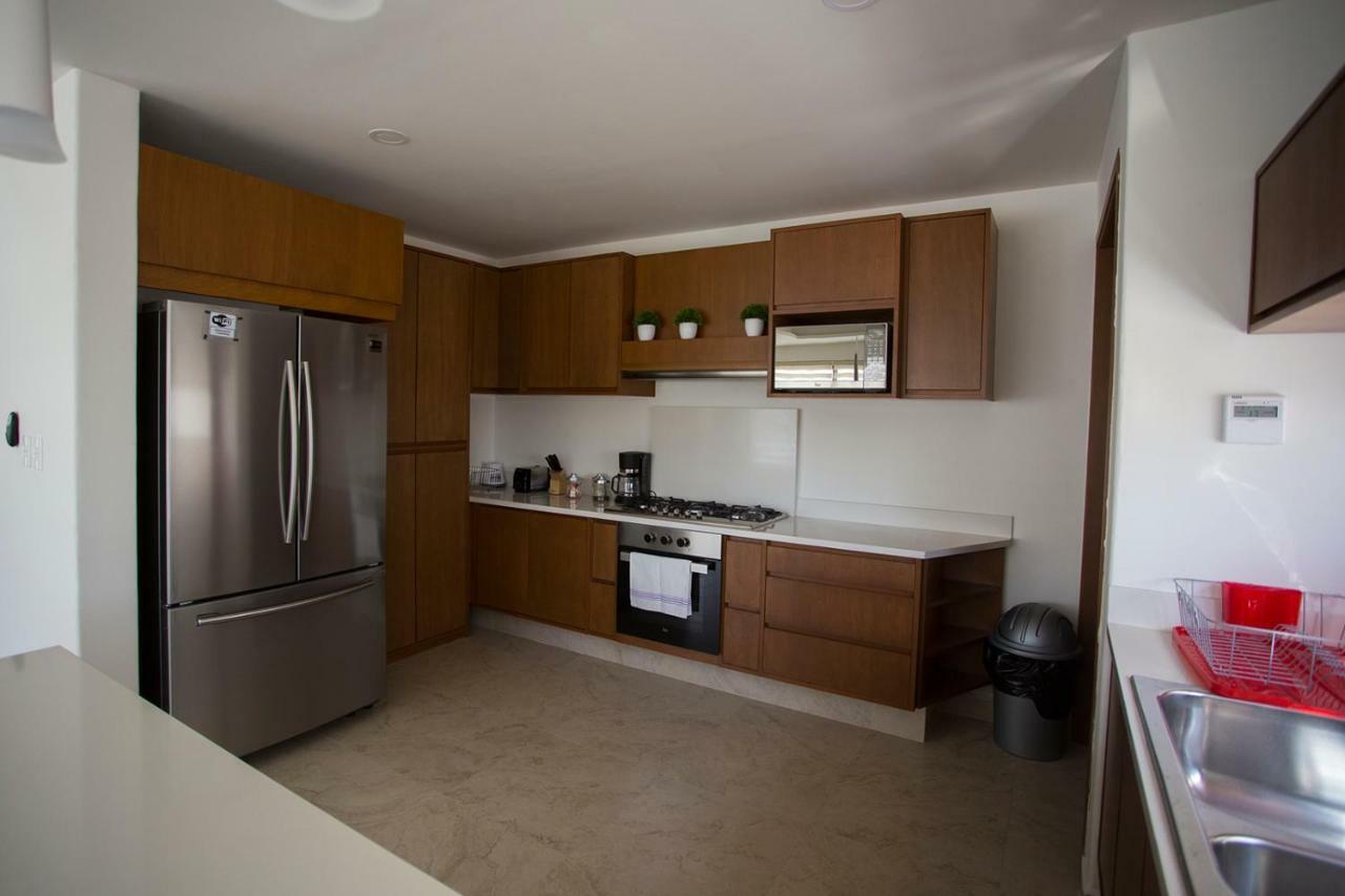 4 Bedroom House- Beach, Private Pool&jacuzzi Apartamento