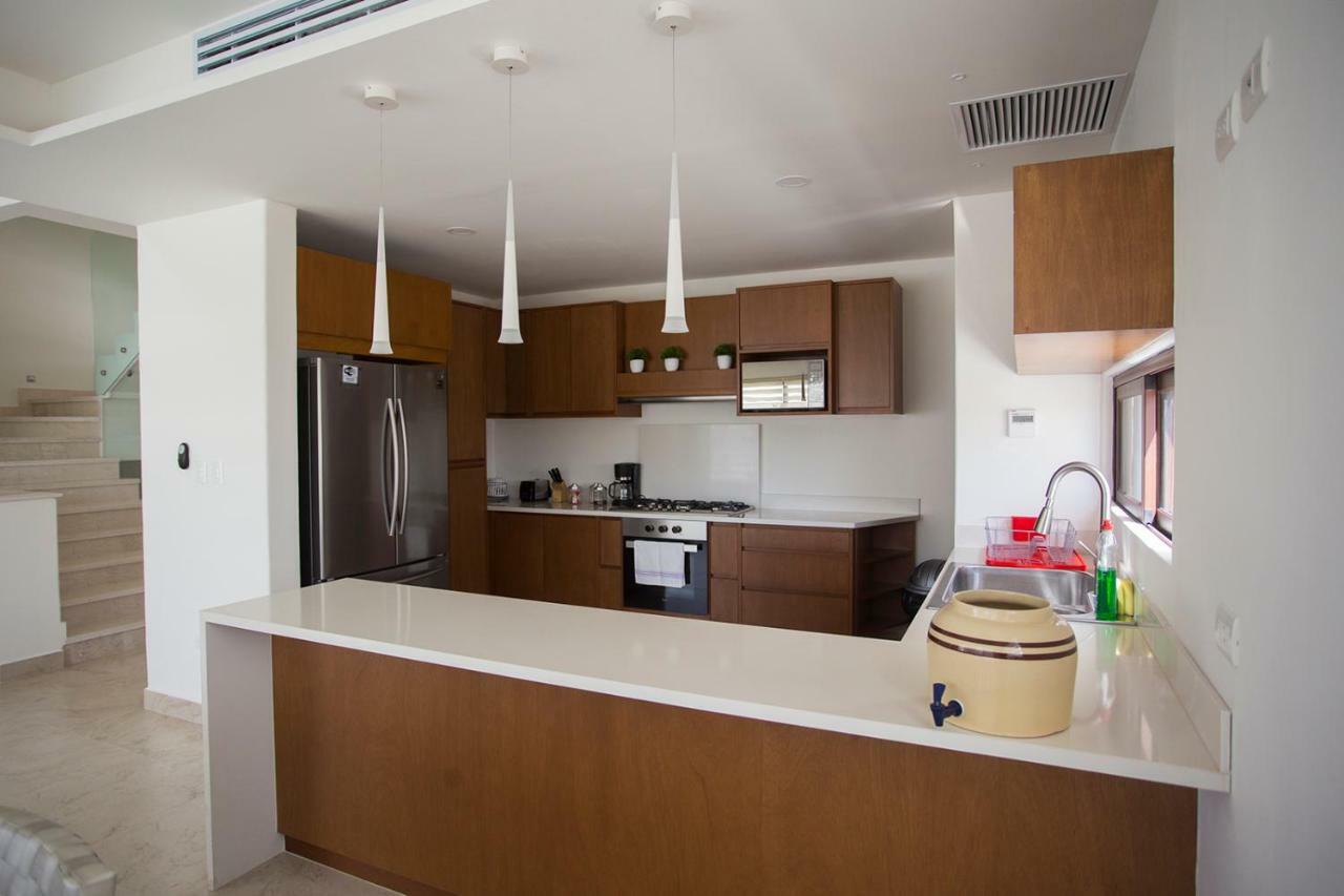 4 Bedroom House- Beach, Private Pool&jacuzzi Cancún