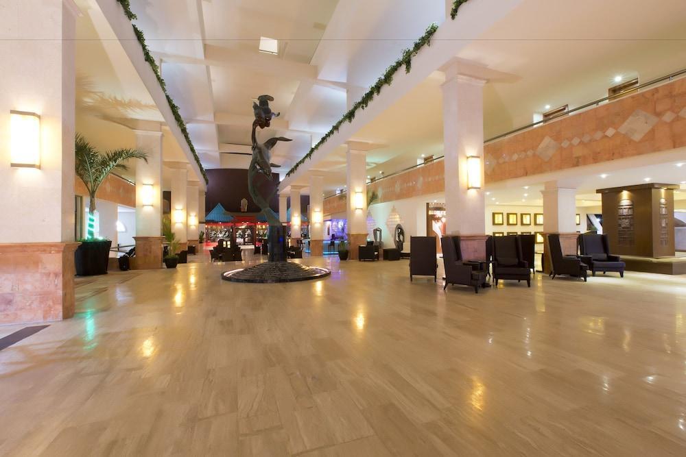 Hotel Golden Parnassus Cancún
