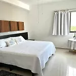 3Br Beautiful Condo With Pool Gym & Great Location