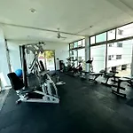 3Br Beautiful Condo With Pool Gym & Great Location