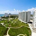 •Amazing Beachfront Condo•