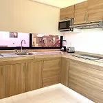 Deco 6B Modern Studio Great Location