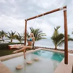 Beachfrontsven Svenjovic At Y Ahoo C Om