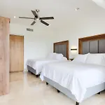 Luxury 2-Bedroom Apartment With Beach Club Access