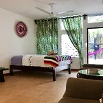 CASA TROPICAL by Mi Casa es tu Casa